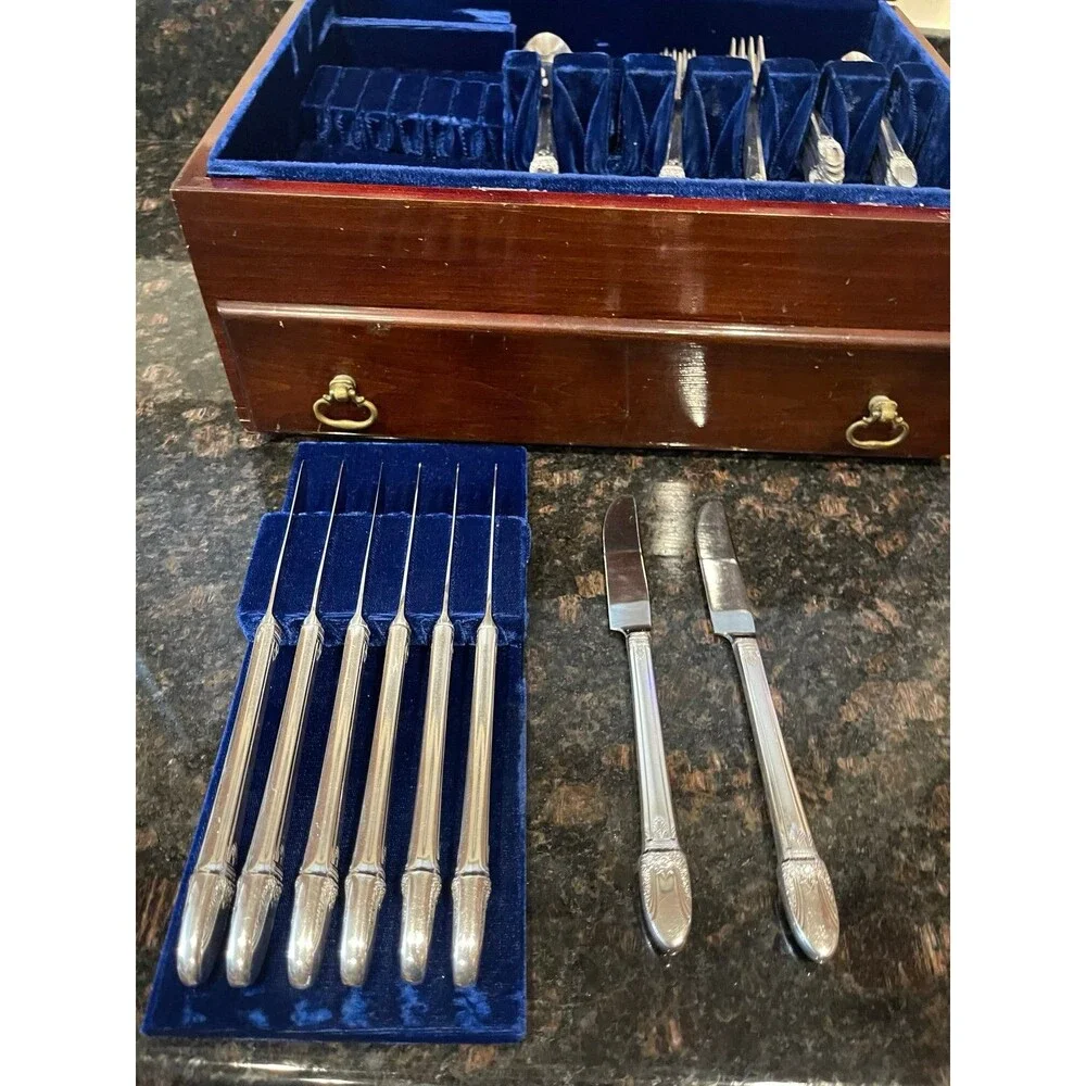 Oneida silverplated flatware 